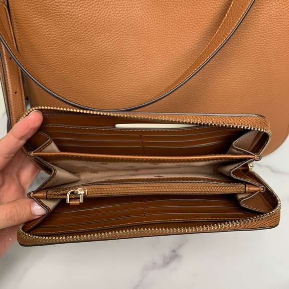 Kate Spade Large Leather Purse and Wallet Set - Picture 8 of 16